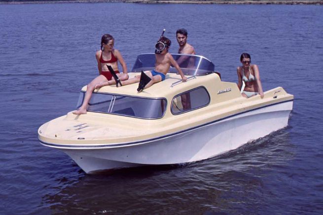 The wrecked Seabird model was produced by Jeanneau in the 1970s