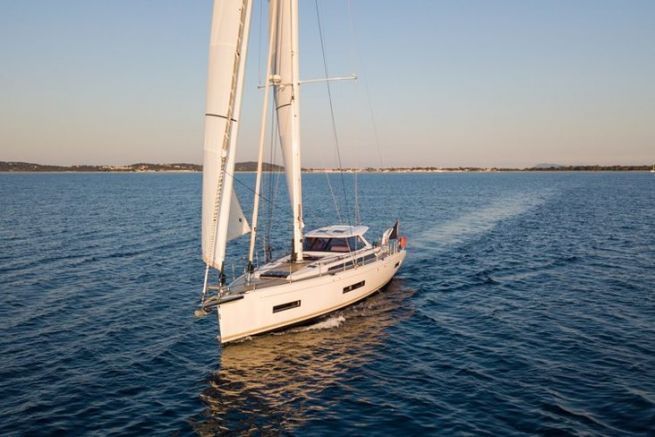 Amel 50 architecture and design, a sloop repositioning