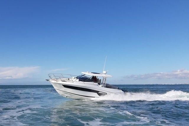 Sea trial of the Leader 12.50 WA, high performance in comfort