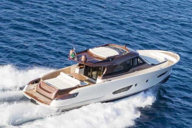 Pricing and alternatives of the Solaris 57 Lobster, the price of the class