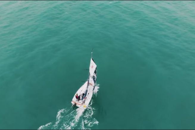 Captain Darwin : Learn the basics of sailing on a Mini 6.50
