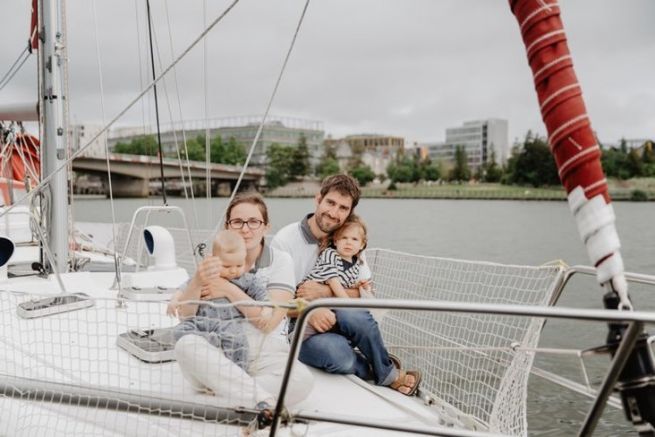 A family on a sailboat: from the dream of the open sea to the reality of everyday life on the water