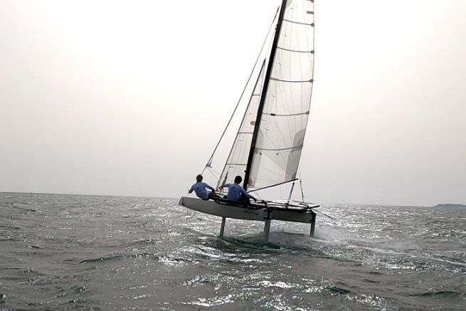 Flight during the test of the Befoil 16 Sport catamaran
