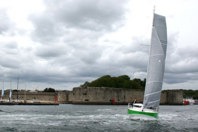 Construction of the Mojito 6.50: A light boat with an ecological fibre