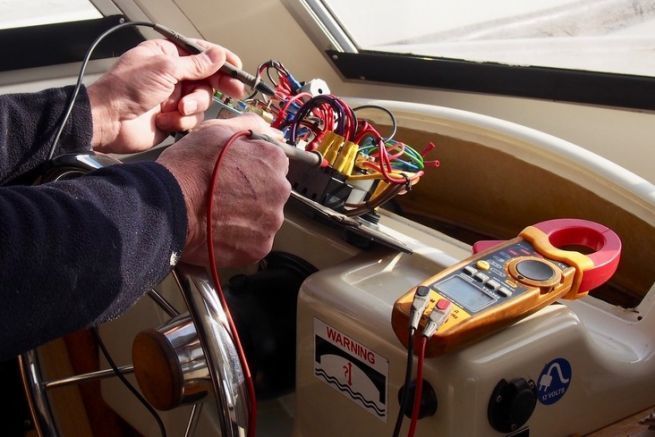 The 12 volts circuit on board your boat: the basis of autonomy!