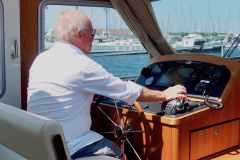 How to properly adjust the cable motor controls on your boat?