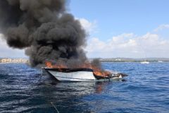 Boat on fire after filling its fuel tanks