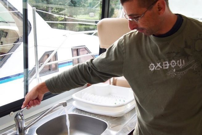 12 tips for maintaining your boat's fresh water system