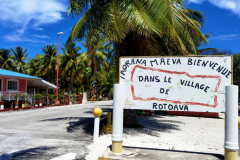 Entrance to the village of Rotoava