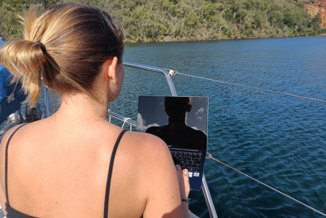 Telecommuting space on a sailboat: where and how to set up?
