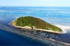 New Caledonia: heading for Mato, the highest islet in the lagoon