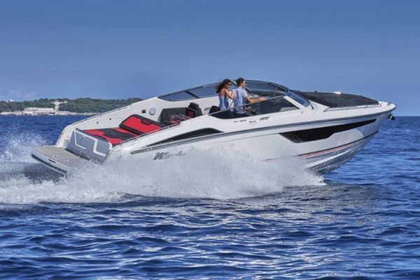 Windy 34, a concept on the border with the yacht