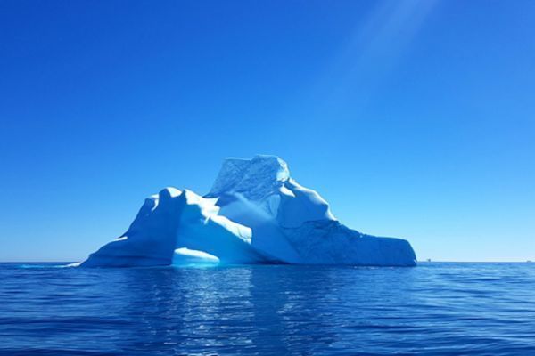 Icebergs: How to recognize them on the water and name them correctly
