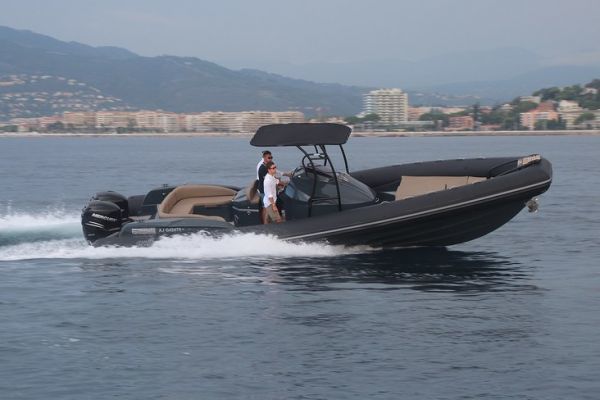 Price of the Libecciu 1000, a Corsican semi-rigid boat which attacks the Italian market
