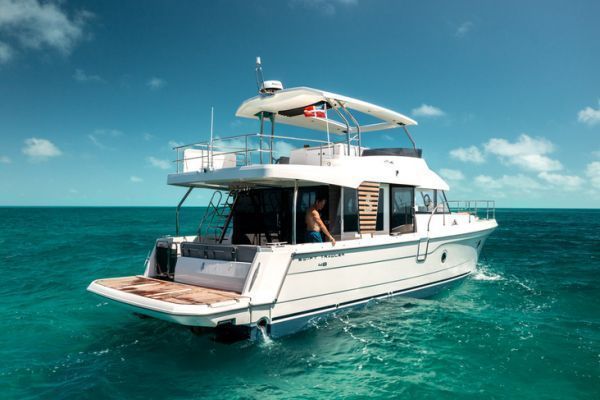 Swift Trawler 48, a slow sailing program for families