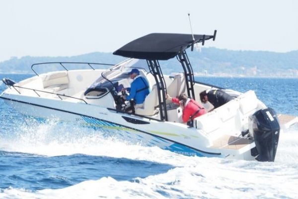 Quicksilver 805 Open: a family sailing program with great versatility