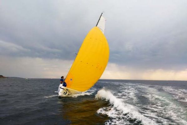 Sailing on the Bihan 5.80: The pleasure of dinghy sailing, with added comfort!