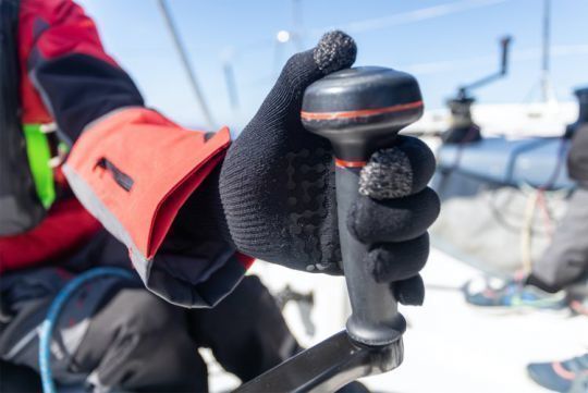 How to choose the right pair of gloves for your activity on the water?