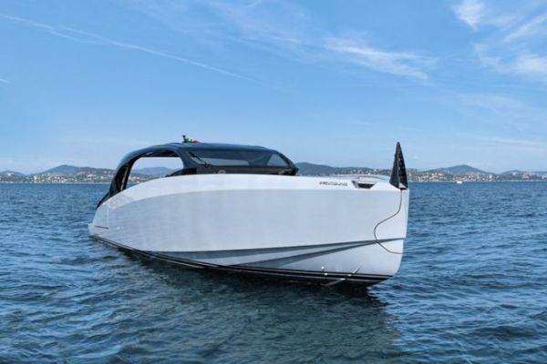 Centouno Navi Vespro, a fast dayboat concept based on waterjets reaching 51 knots