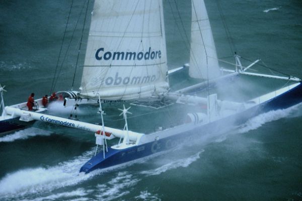 1993: Bruno Peyron and his crew, the first men to circumnavigate the globe in less than 80 days