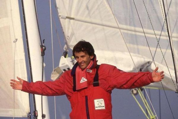 1993: Patrick Poivre d'Arvor and Alain Gautier victims of a hoax at the finish of the Vende Globe