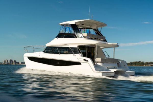 Aquila 42 Yacht, smooth ride through the wave and good performance