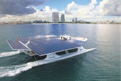 The choice of rigid or flexible solar panels depends above all on your boat and the space available on board