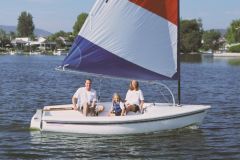 Many small sailboats are available for beginners