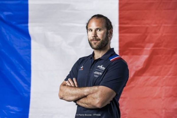 Julien Bailly, the physiotherapist at the French Sailing Team's bedside