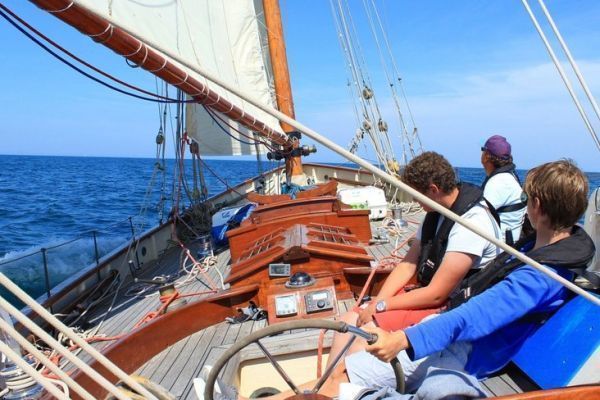 QBE adventure sailing: the sea as a school of life for young people in search of bearings