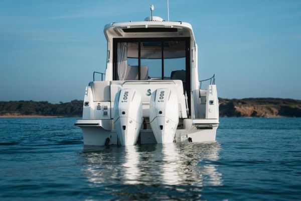 Antarès 9 versus the competition: what equipment for what budget?
