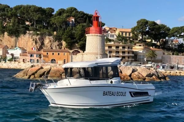 Complete guide to boating licenses: coastal, river, offshore, powerboating, motorization...