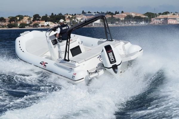Sea trial of the Honda 4XC Design HA27 on Etang de Thau
