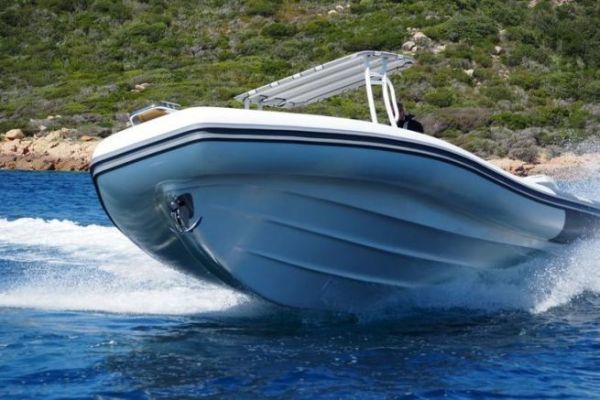 At sea off the Libecciu 1000: a sporty, safe and well-balanced RIB