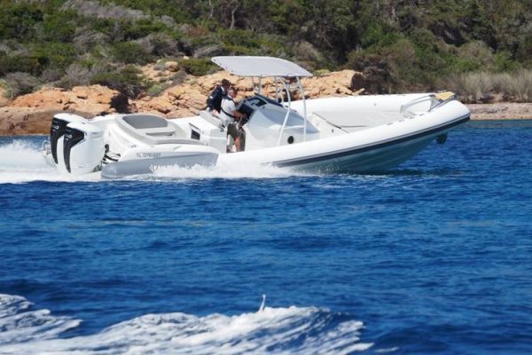 The Libecciu 1000 takes on the competition: a Corsican RIB in the 10-metre race