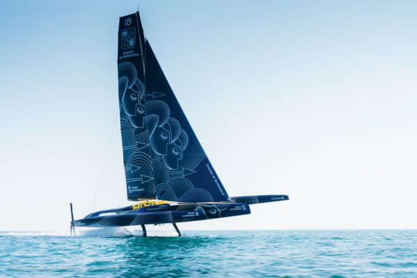 Gitana 18: the first flights of the Maxi Edmond de Rothschild are already staggering the open sea