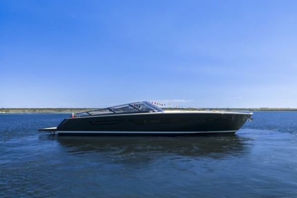 Itama 70: Ferretti reintroduces the fast open formula for coastal cruising