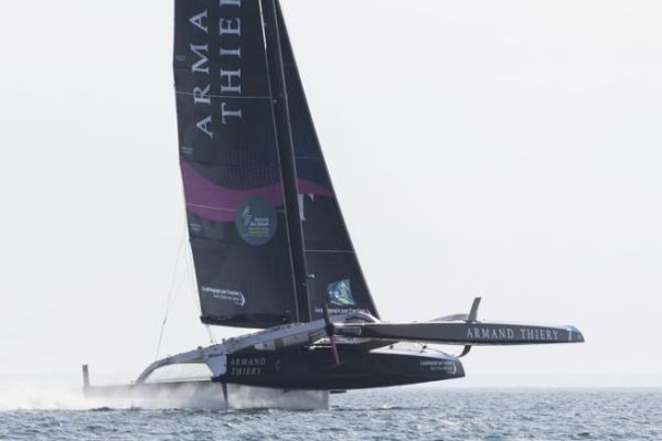 Cowes-Dinard Record: Louis Burton Breaks the 4:05 Mark in an Ultim