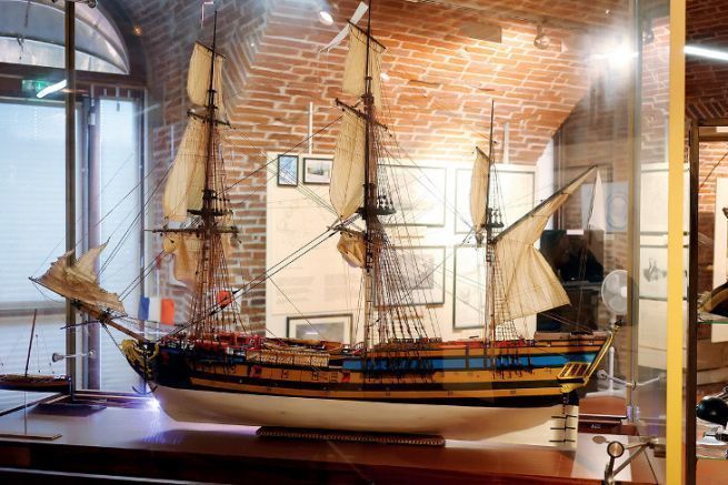 Model of La Prouse's Compass