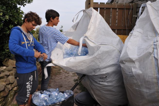 Recycling of plastic bottles in Les Glnans