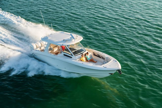 Boston Whaler 350 Realm