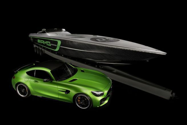 The new collaboration between Cigarette Racing Team and Mercedes AMG, the 50' Marauder GT R