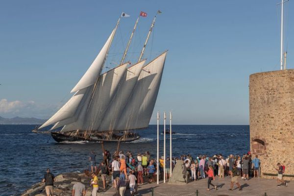 The Atlantic schooner
