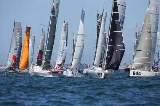 Mini 6.50 race