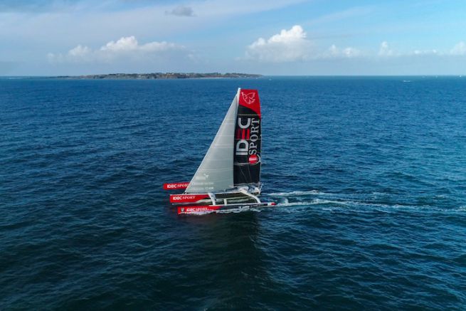 Top start for Francis Joyon